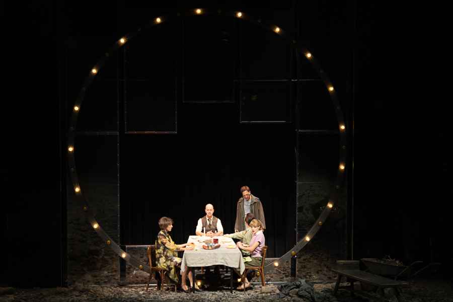 Draußen vor der Tür