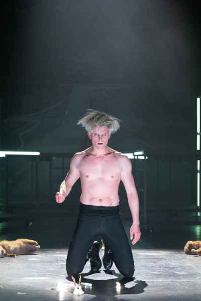 The Black Rider - The Casting of the Magic Bullets