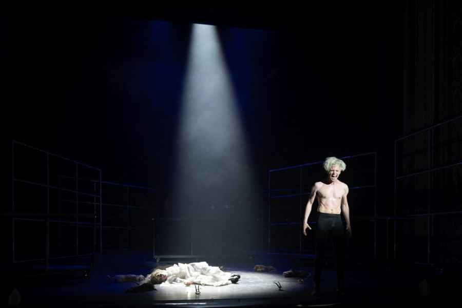 The Black Rider - The Casting of the Magic Bullets