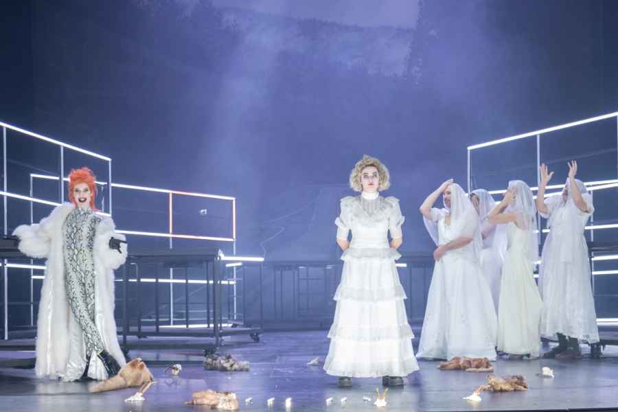 The Black Rider - The Casting of the Magic Bullets