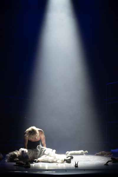 The Black Rider - The Casting of the Magic Bullets