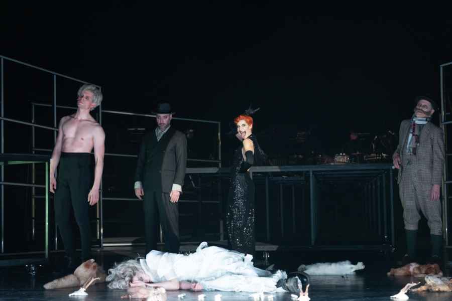 The Black Rider - The Casting of the Magic Bullets